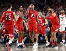 PG-包含浓眉哥爆冷击败德国队，精彩发挥引爆全场！的词条