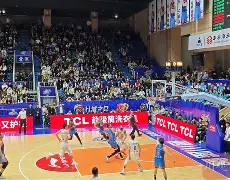 PG-最后时刻突围战来临,四川男篮围绕世俱杯篮板制胜,媒体盛赞,更衣室氛围转暖的简单介绍