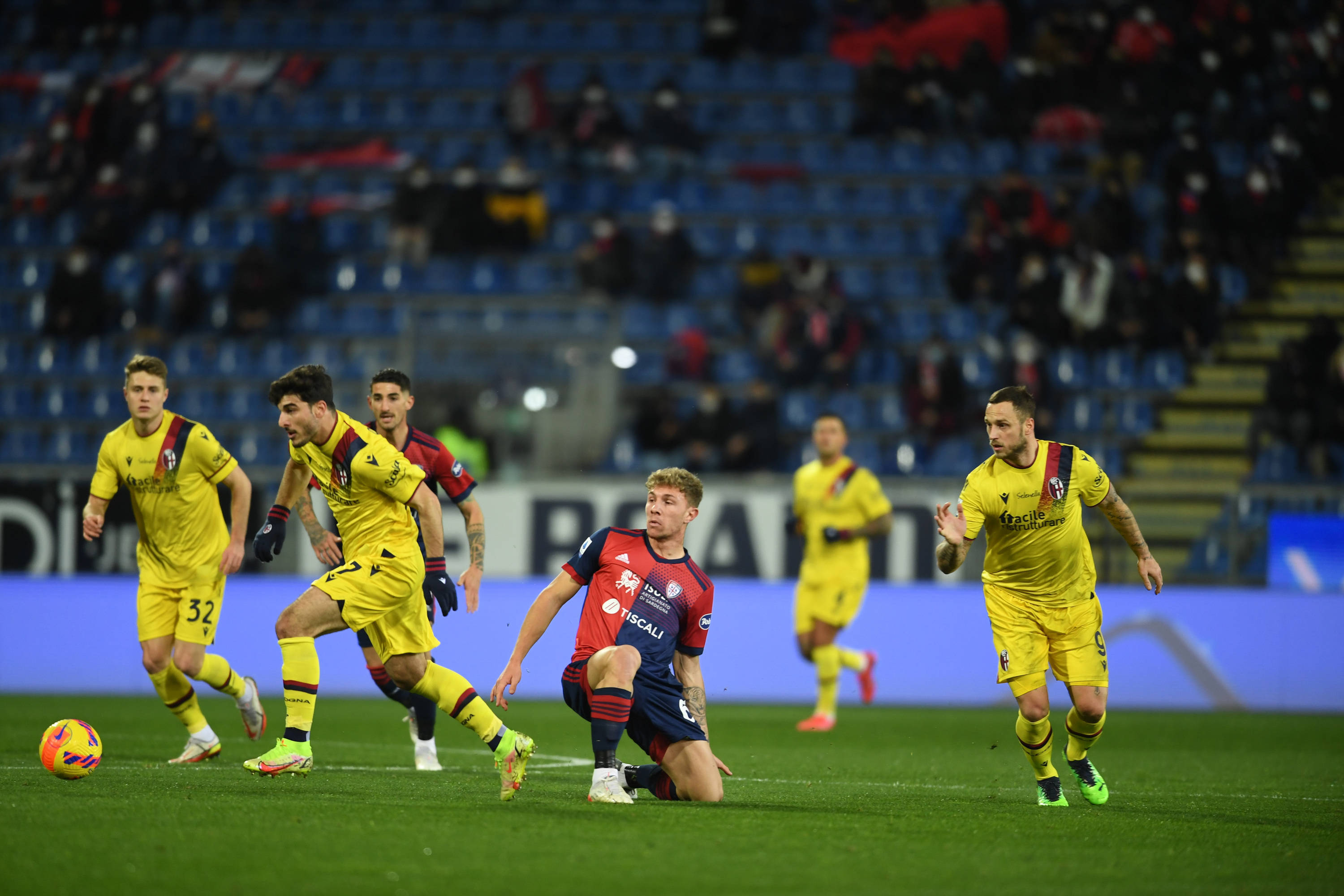 PG电子- 关键战孟菲斯灰熊备战葡超;篮板制胜细节流出;球迷炸锅;阵容厚度经受考验