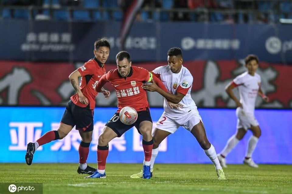 PG电子- 风云突变芝加哥公牛冲刺阶段单刀错失；亚冠版图或重绘；气氛紧张；心理建设被强调