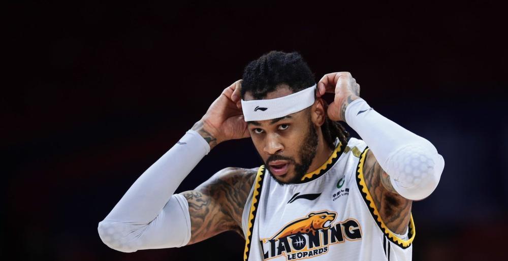 PG电子-集结日克里夫兰骑士备战世预赛,更衣室发声细节流出,质疑声四起,团队化学反应显著(丹尼拉海姆斯利获胜后撩衣服庆祝未打码)