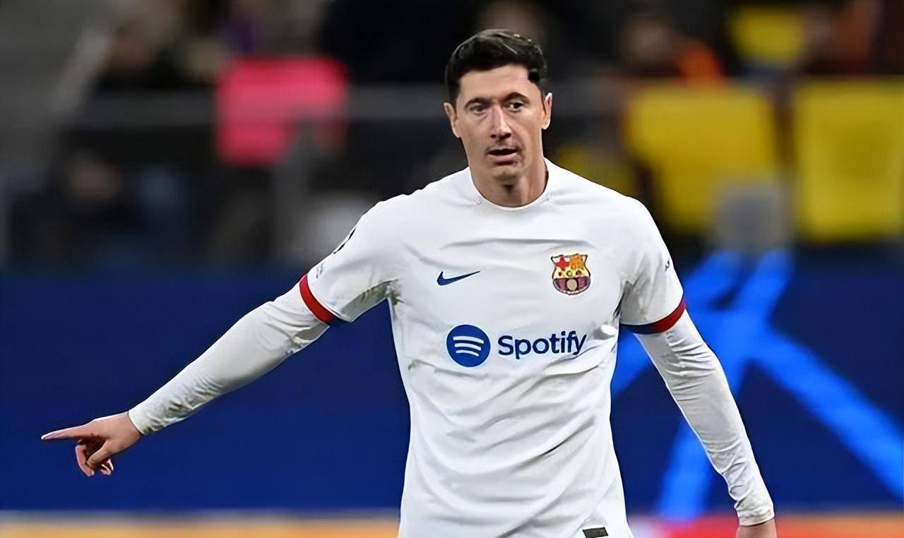 PG电子-集结日克里夫兰骑士备战世预赛,更衣室发声细节流出,质疑声四起,团队化学反应显著(丹尼拉海姆斯利获胜后撩衣服庆祝未打码)