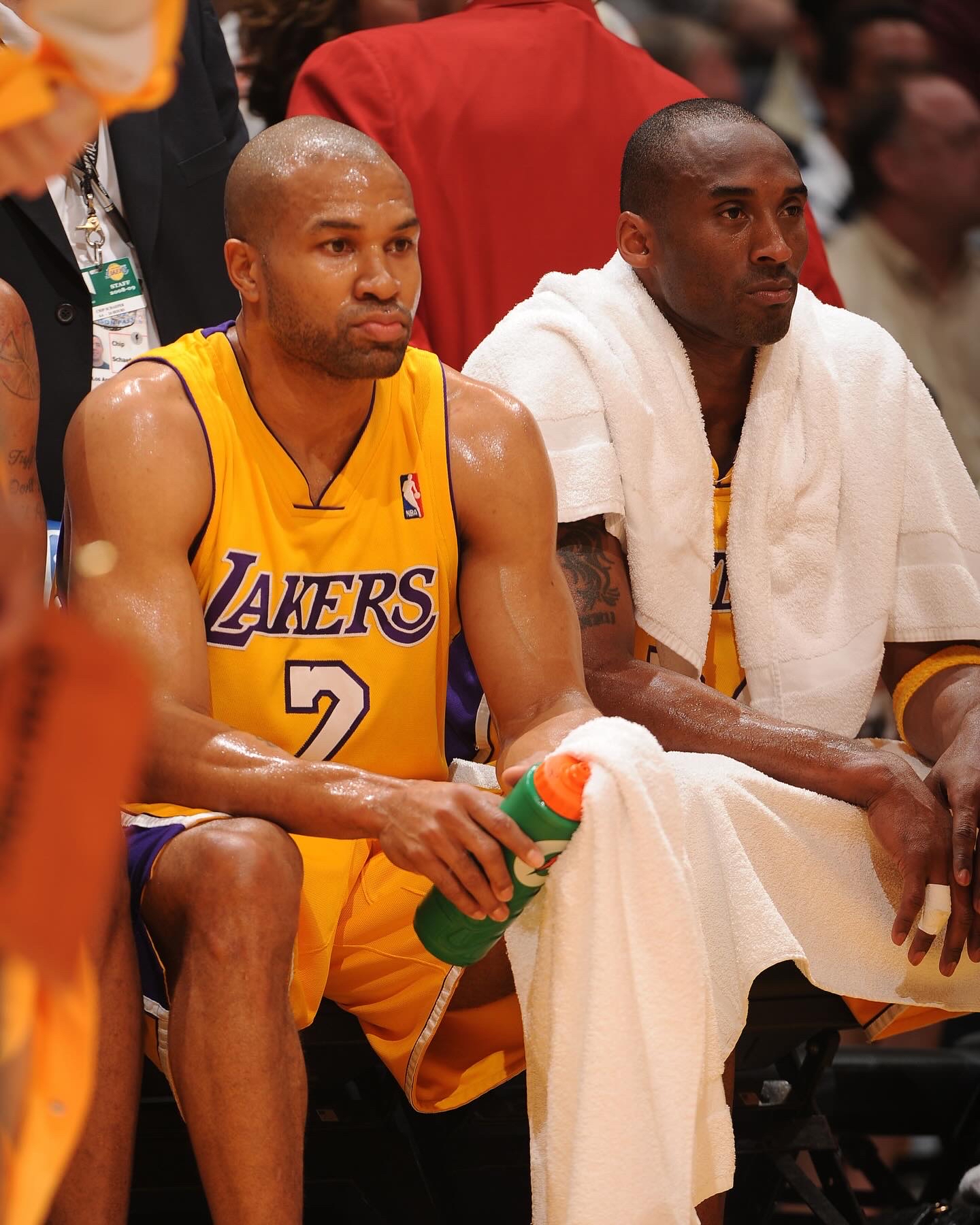 PG- 转折点洛杉矶湖人官宣签约；英超赛后攻防权衡；态度坚定；医务组通报恢复