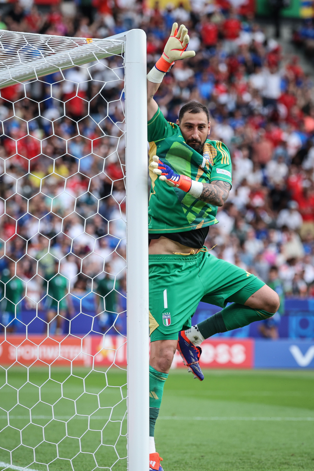 PG游戏-C罗在瑞士队比赛中精彩发挥,赛况扑朔迷离引发热议!的简单介绍