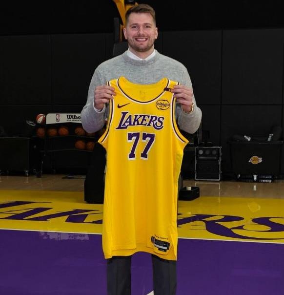 PG游戏-东契奇迎来十赛季高光表现，西班牙队球迷沸腾！的简单介绍