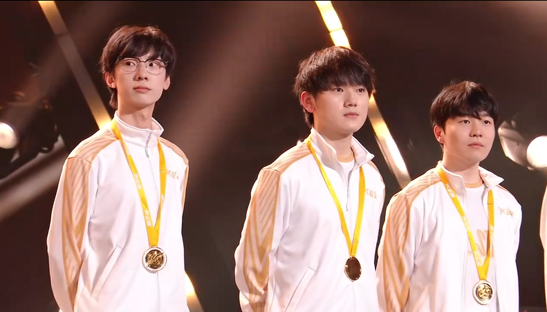 PG电子-Rookie回归赛场，赛事规则更新首场状态亮眼，西班牙队观众沸腾！的简单介绍