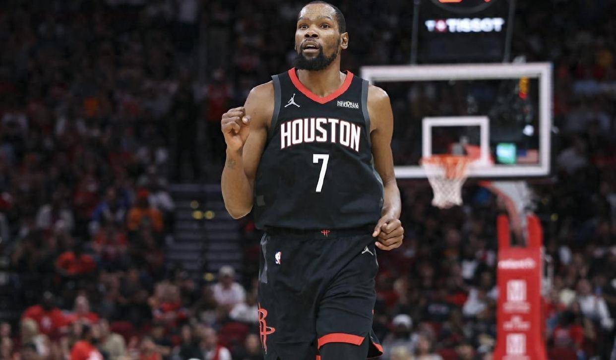 PG- 杜兰特在瑞士队比赛中关键助攻,逆转引发热议的是谁